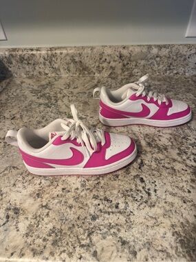 Nike Kids White and Hot Pink Low-Top Sneakers